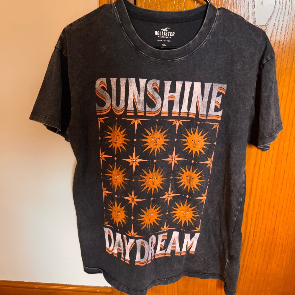 Hollister T-Shirt